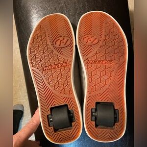 Authentic Heely’s Skate Shoes, Youth Boys Size 6.